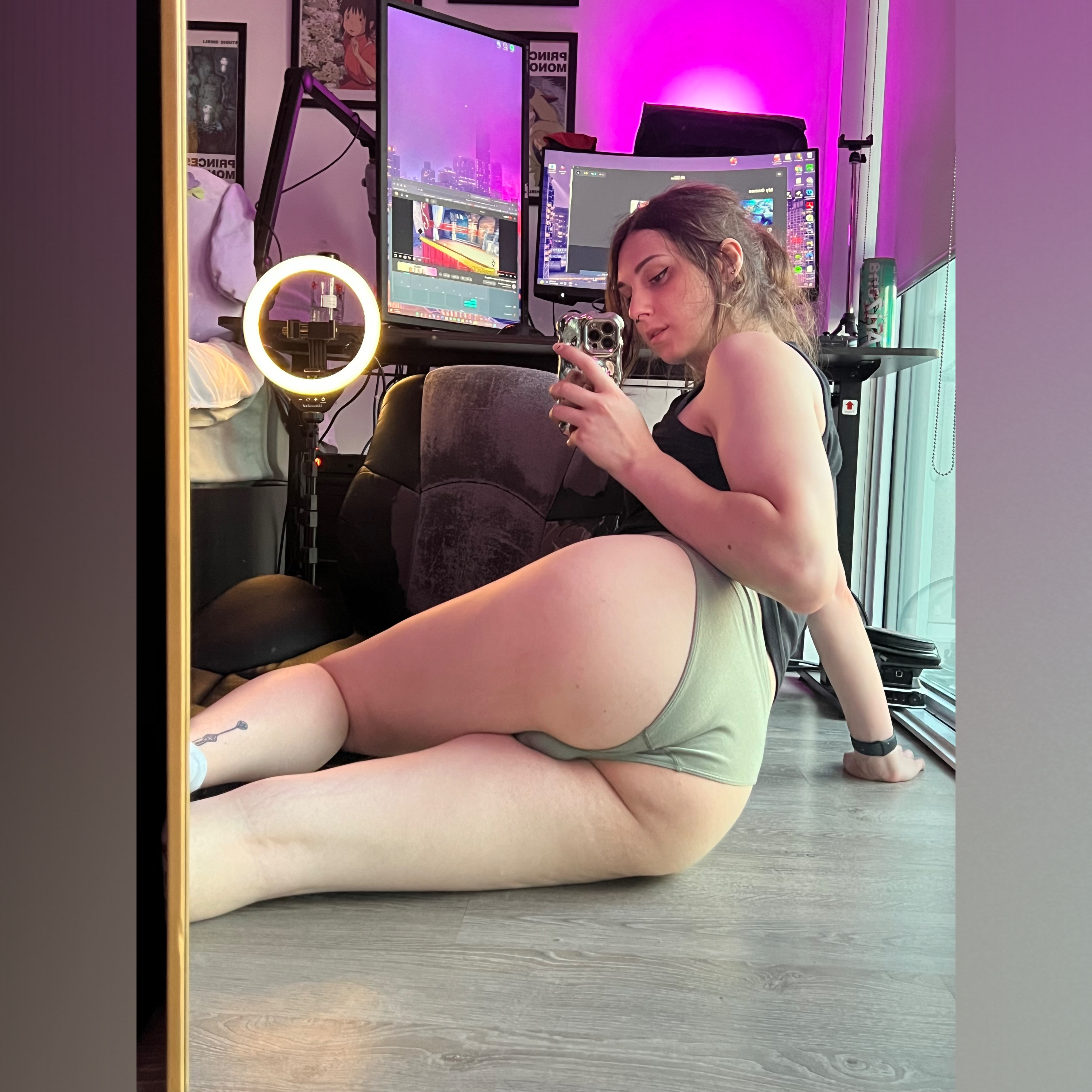 Livvy OnlyFans header