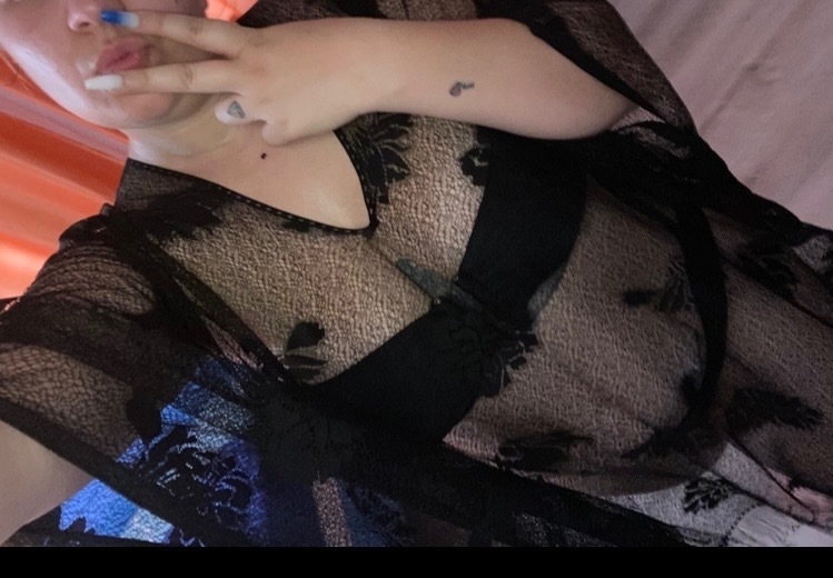 2lesbianloverz OnlyFans