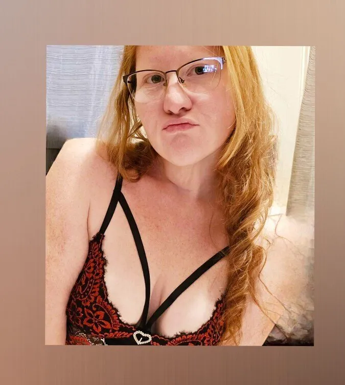 Sarah OnlyFans header
