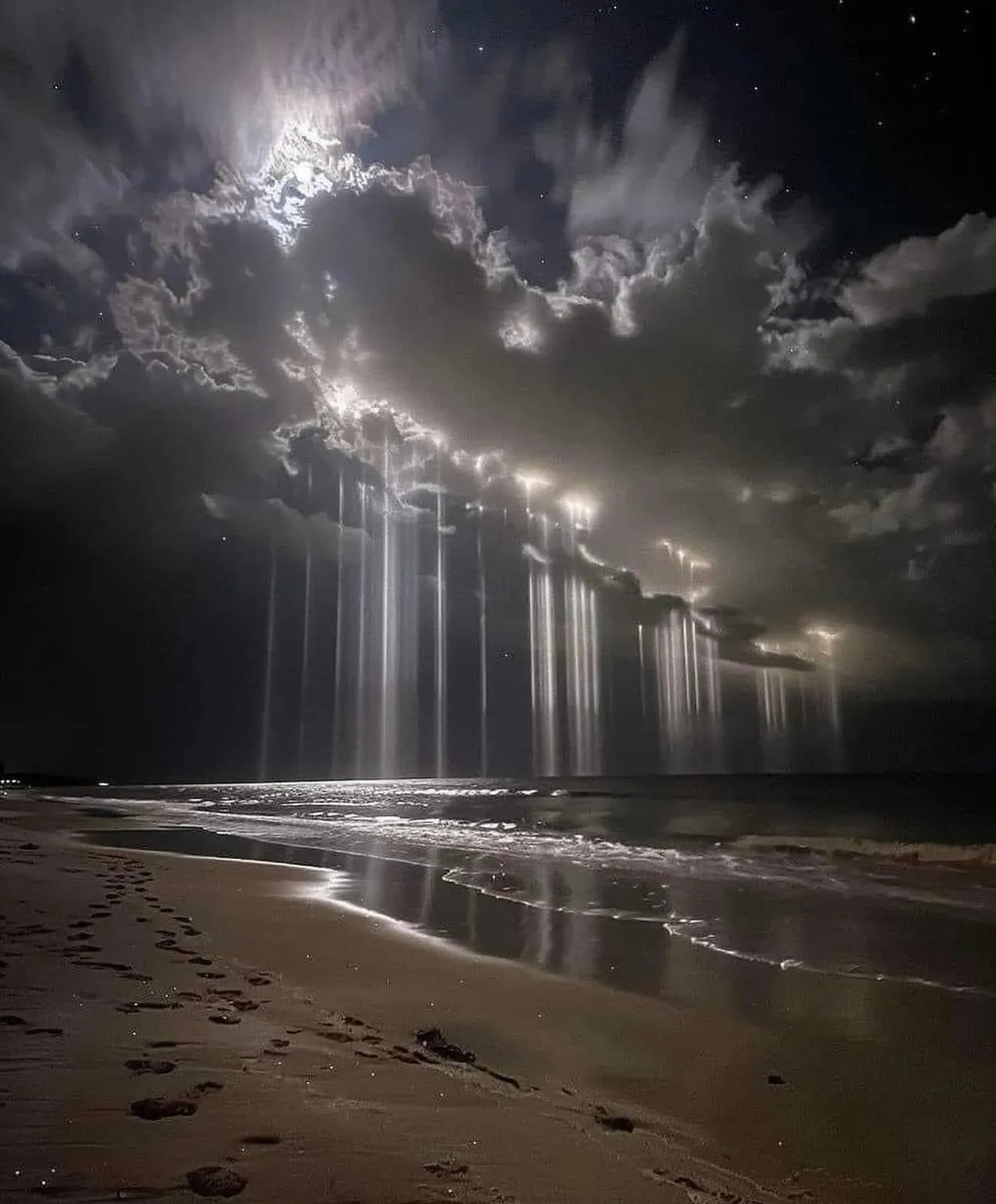 Luckycharm OnlyFans header