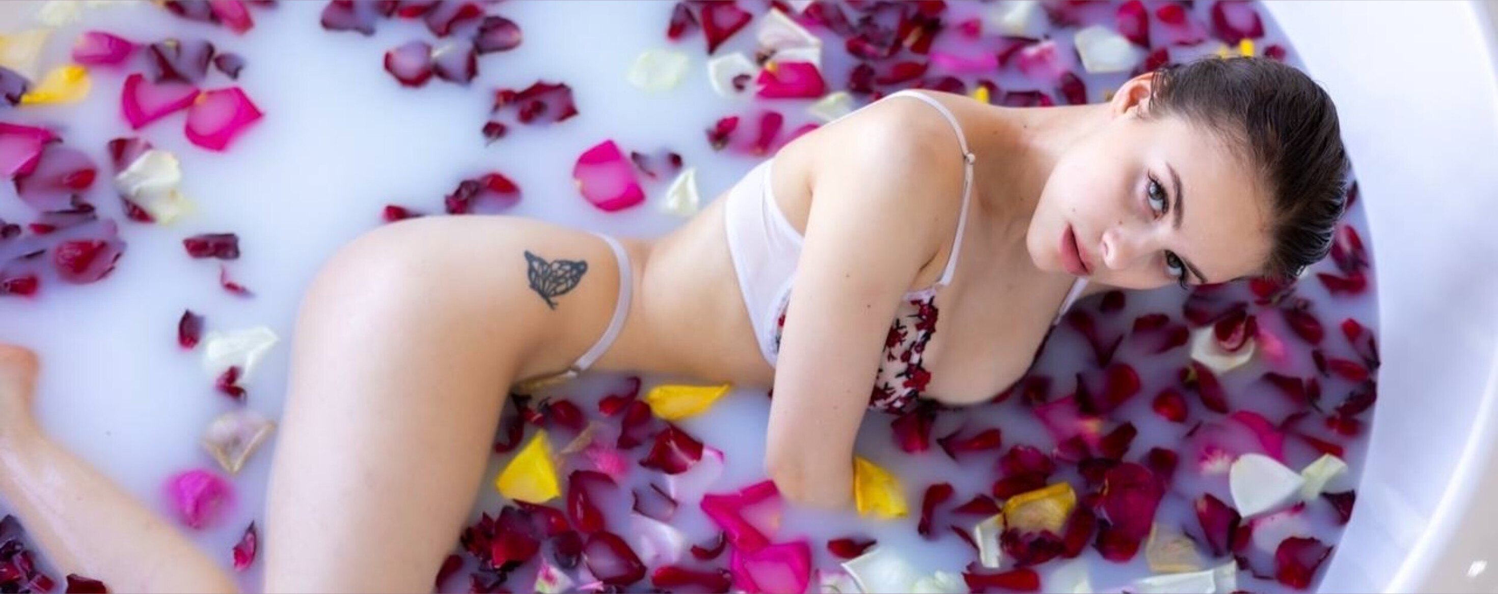 Lina OnlyFans header