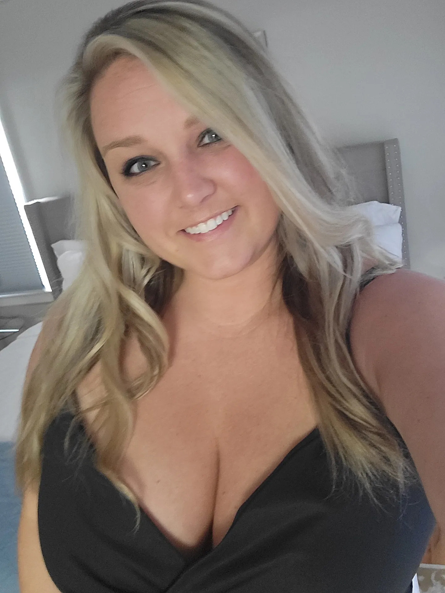 April Adams OnlyFans profile picture