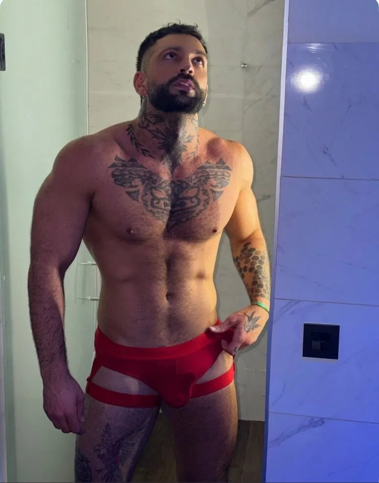 Aaron Arcos OnlyFans profile picture