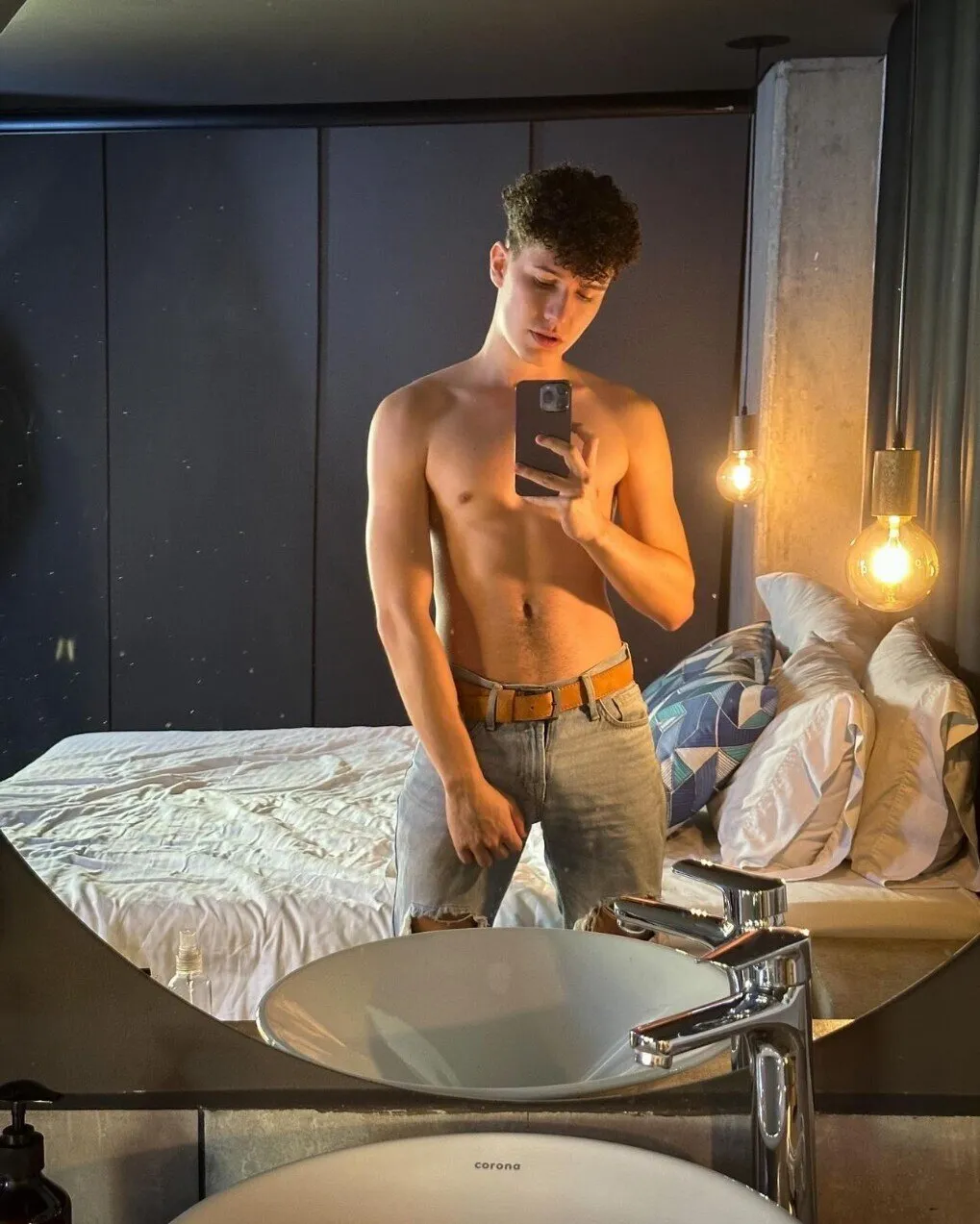 adrian morelli (FREE) OnlyFans profile picture