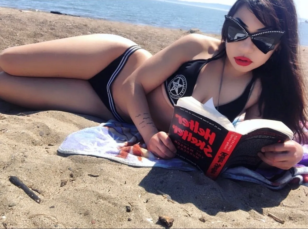 Adri OnlyFans header