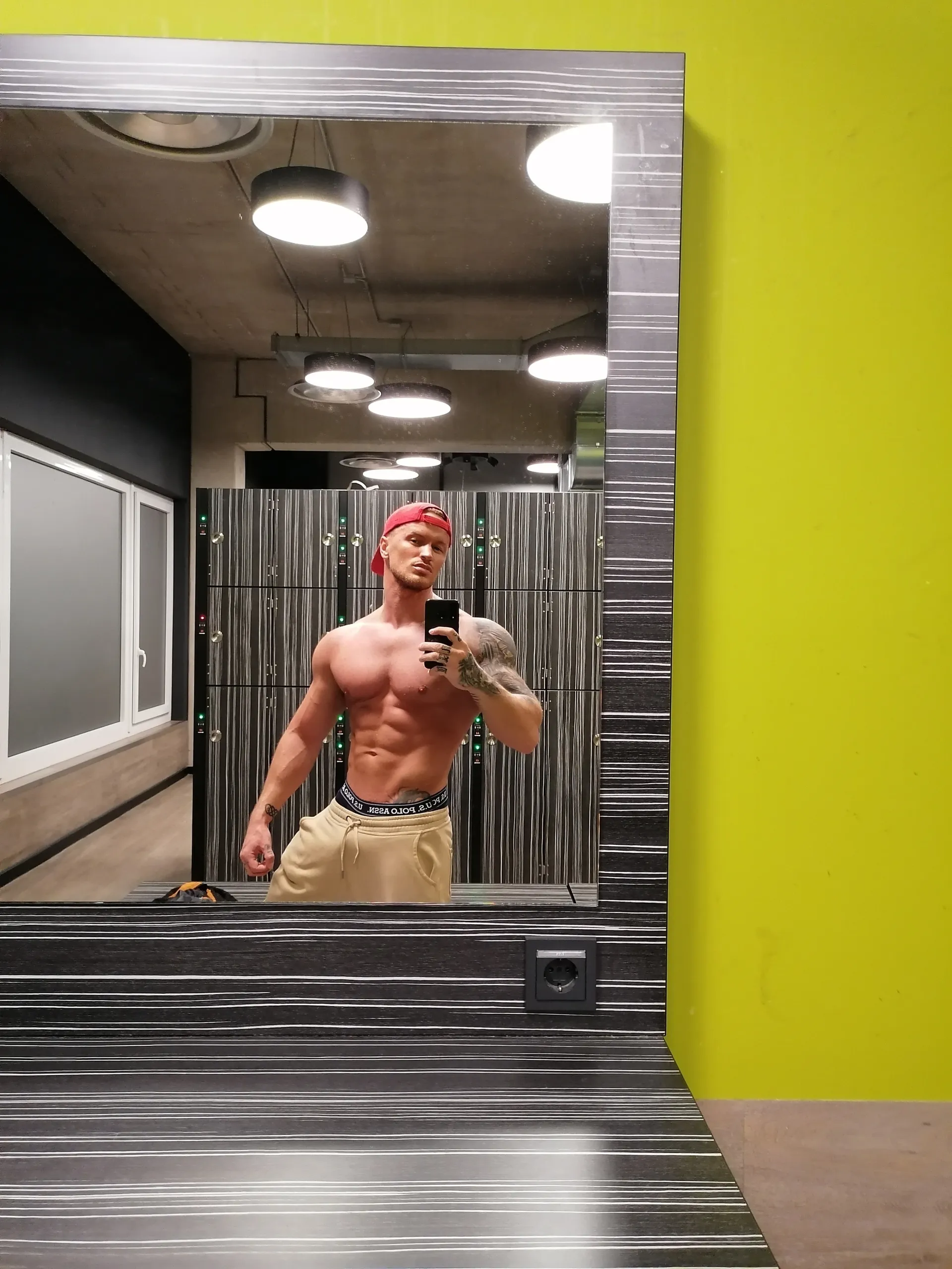 AestheticMajestic OnlyFans header