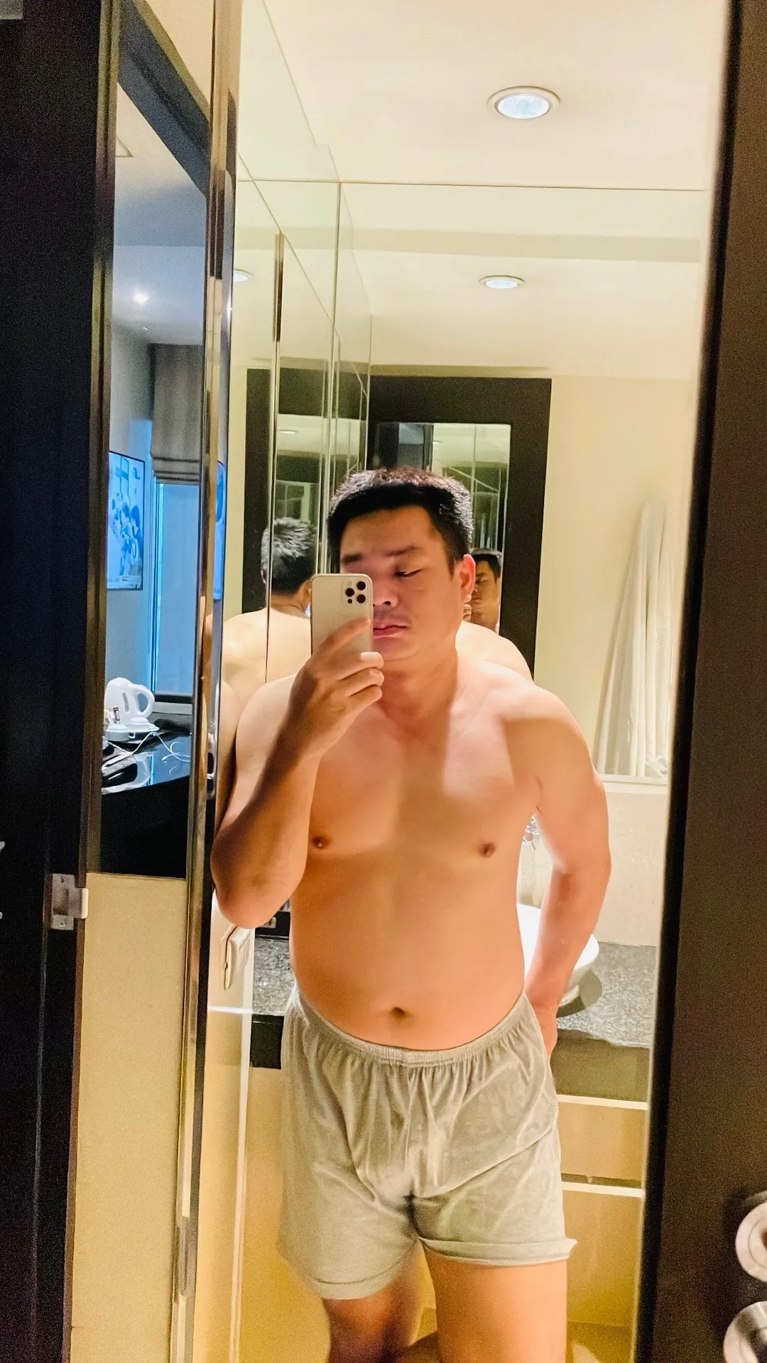 An OLF amateur OnlyFans profile picture