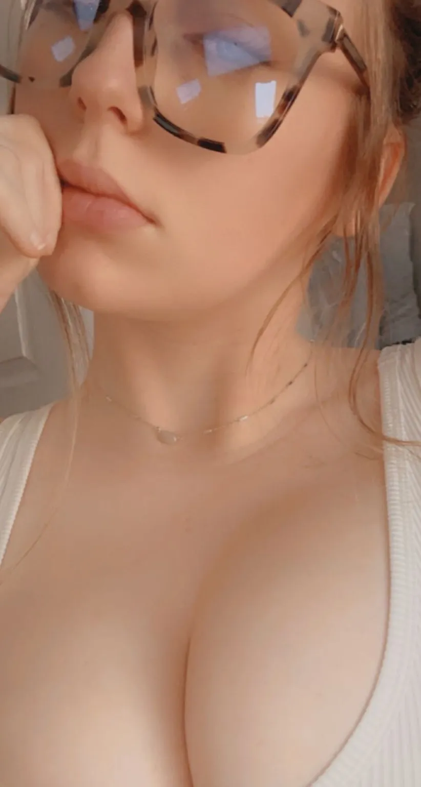 A FOREVER POLISHED GAL OnlyFans profile picture