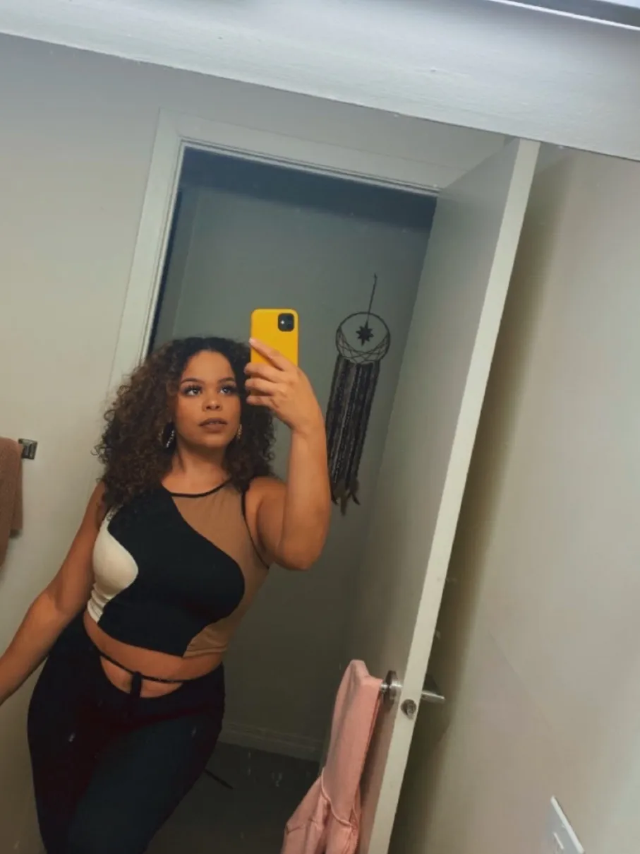 Nina OnlyFans header