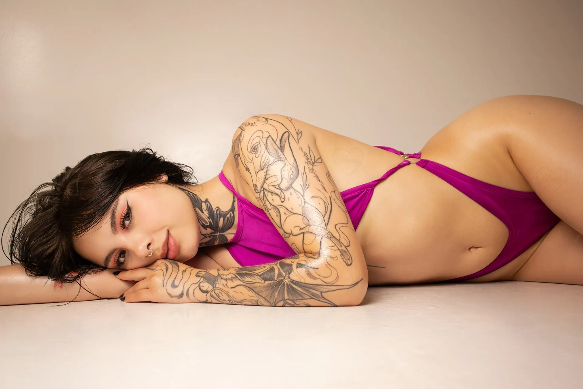 Akane bellow OnlyFans header
