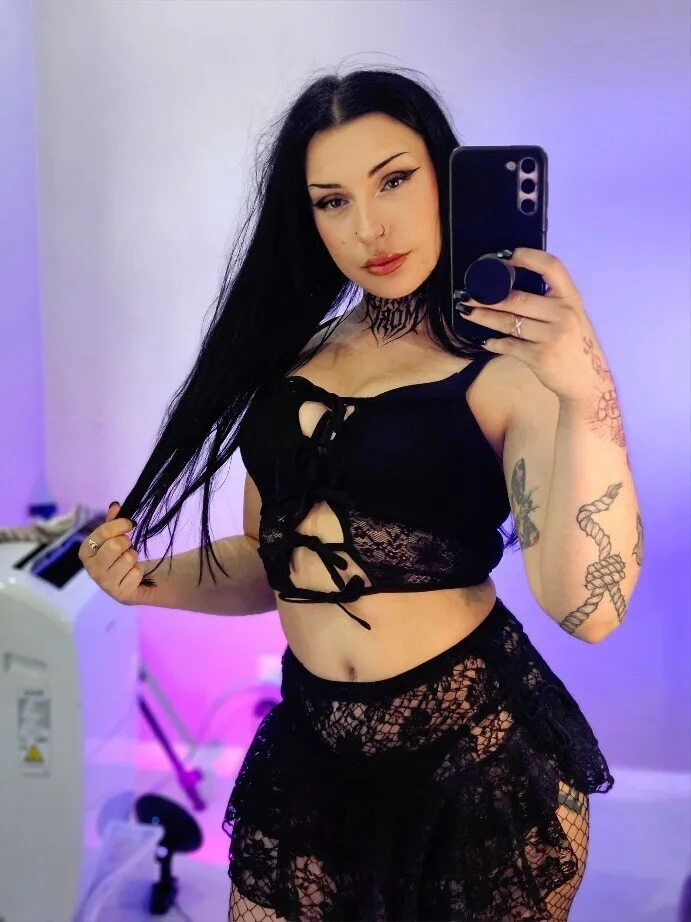 Alyssa Winter Experience 🖤