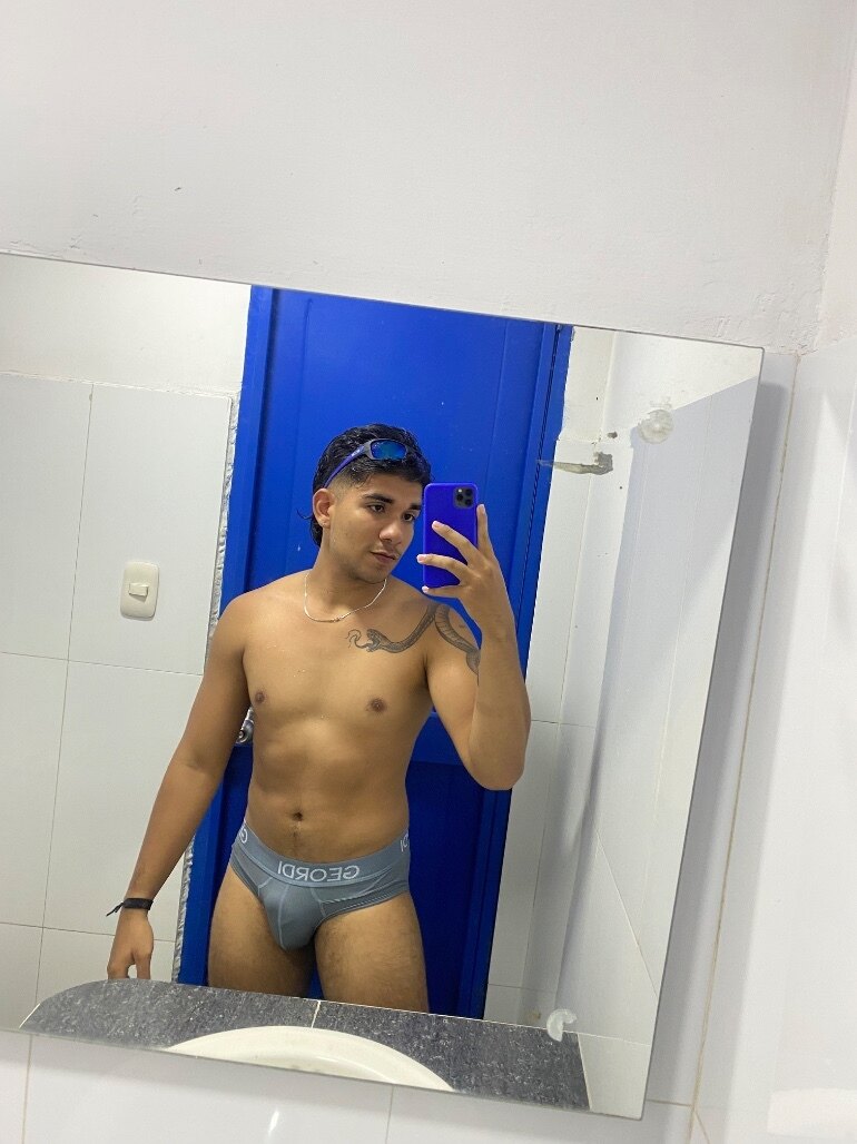 Esteban Alzate OnlyFans