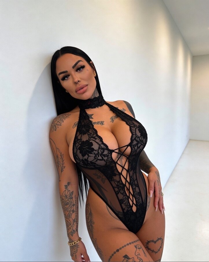 Angie 🖤 OnlyFans