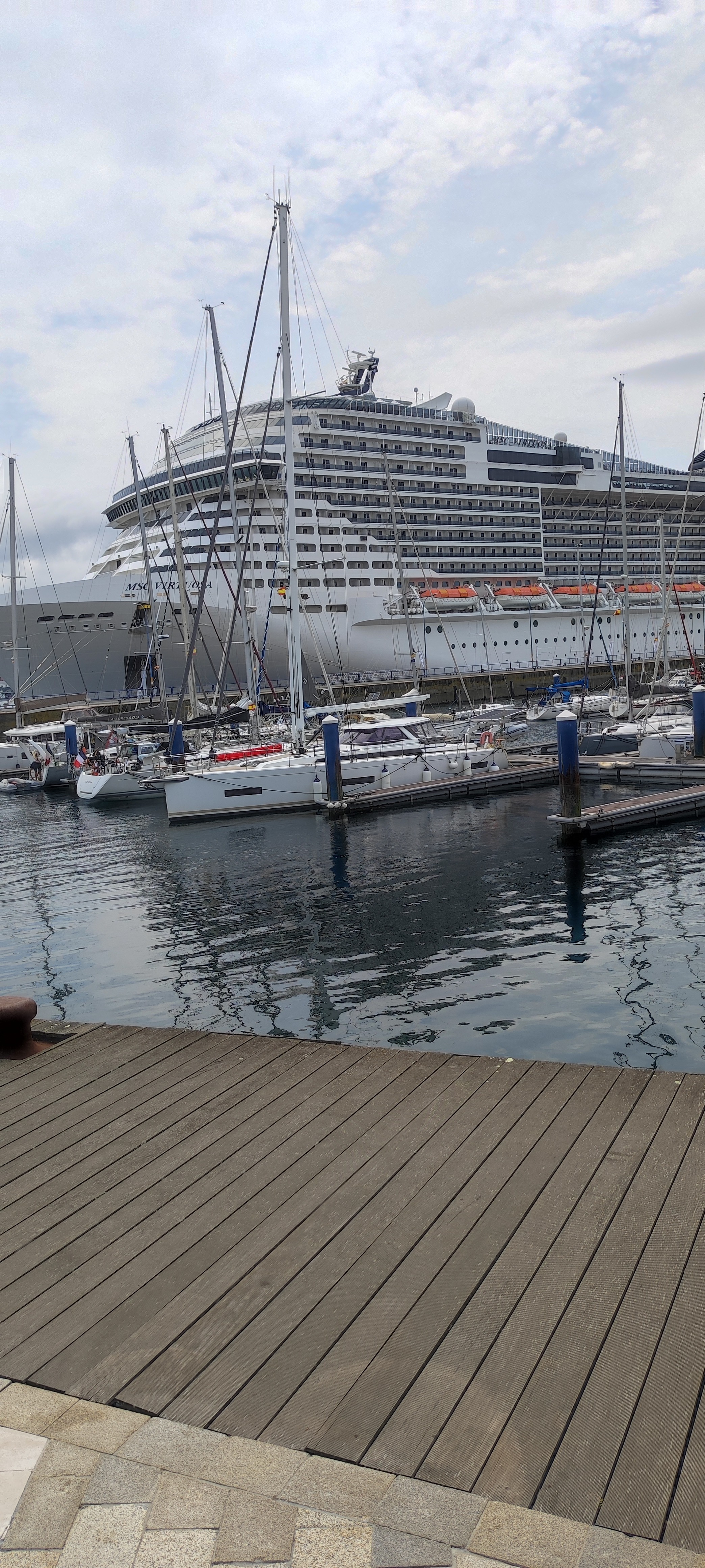 aPIEdeobra OnlyFans header