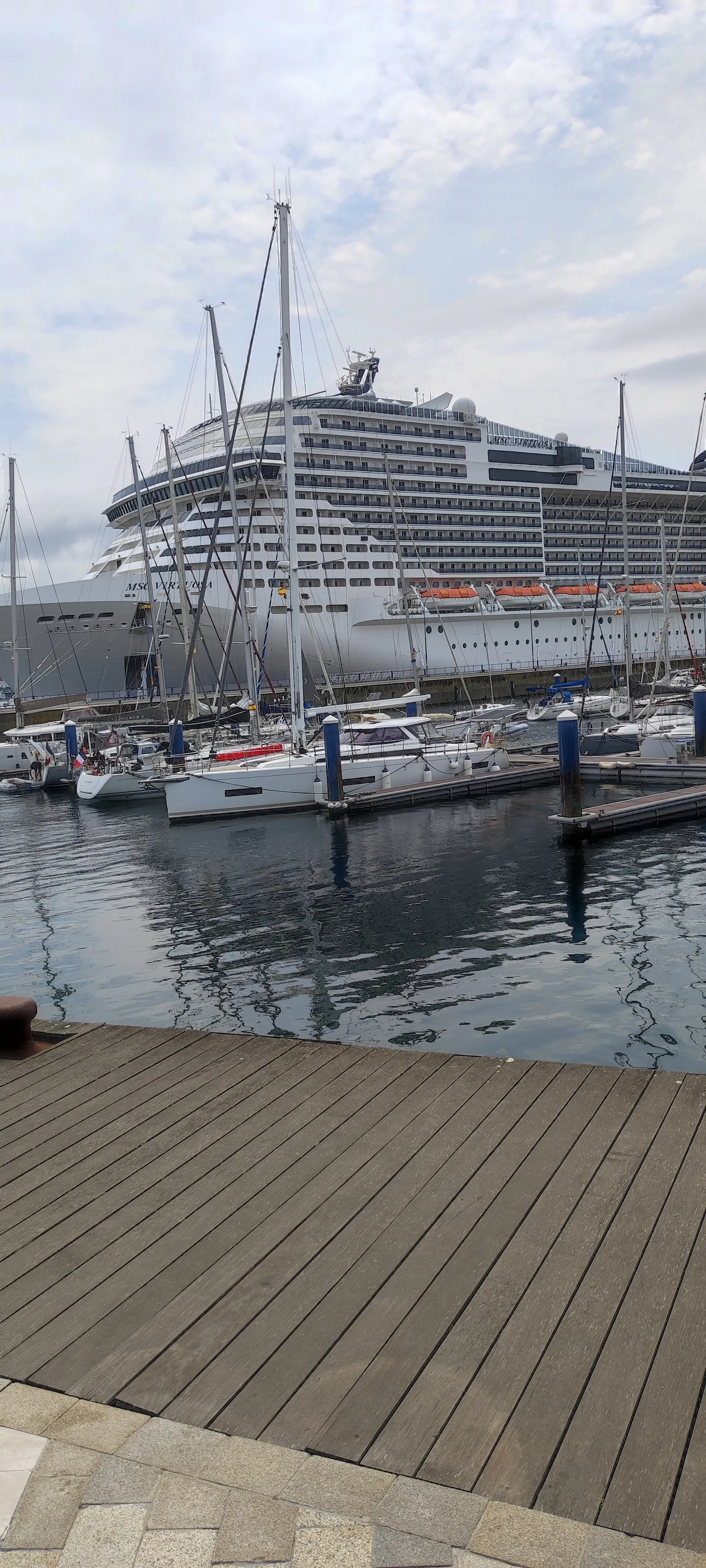 aPIEdeobra OnlyFans header