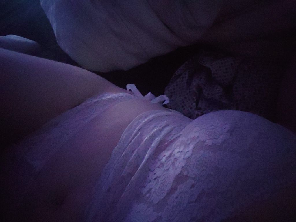 Avellyn OnlyFans header