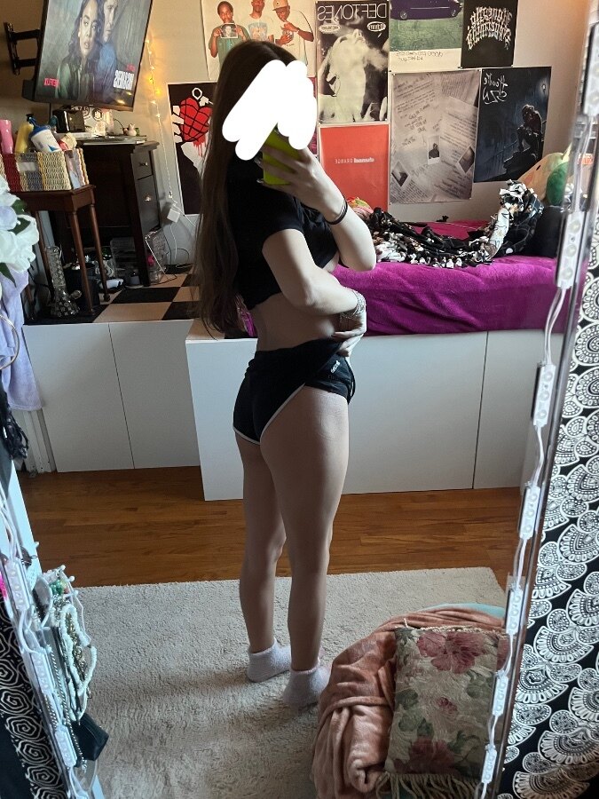 laur laur OnlyFans header