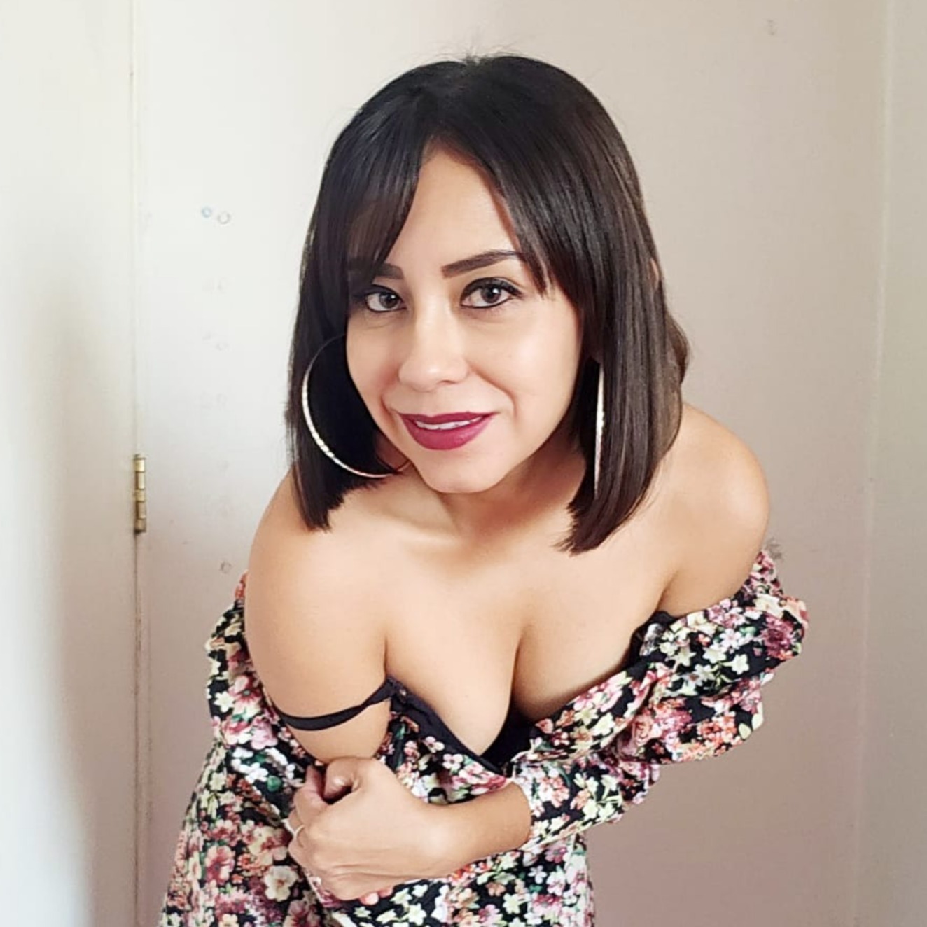 Abril Nuñez OnlyFans header