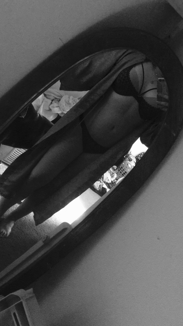 April OnlyFans header