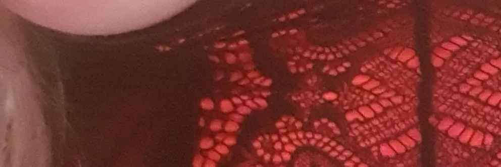 April reign OnlyFans header