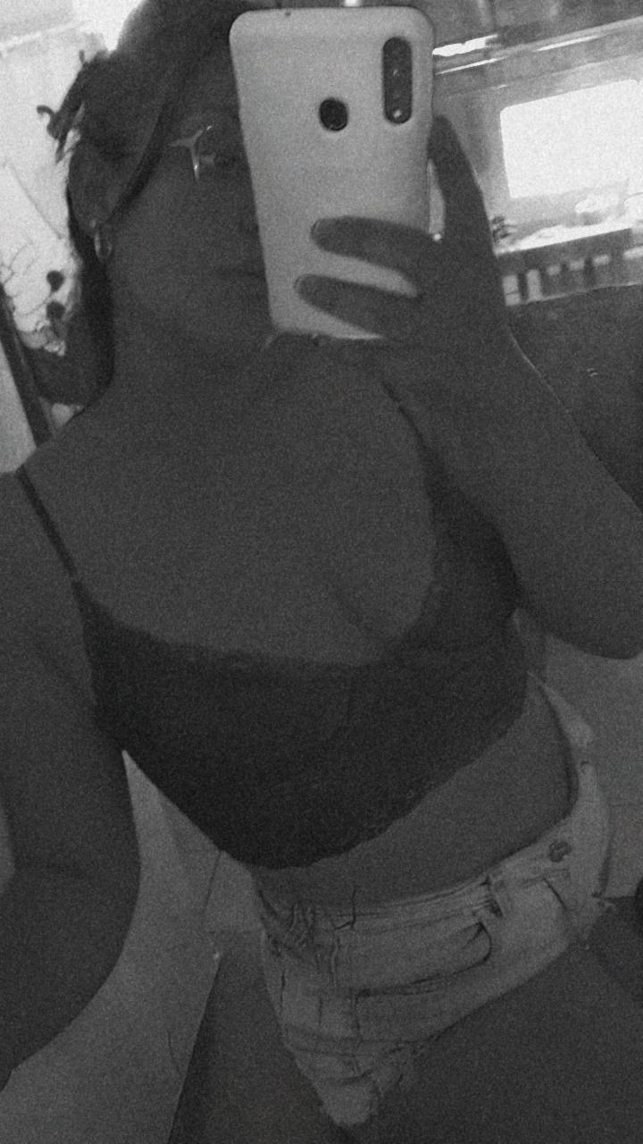 April Saenz OnlyFans header