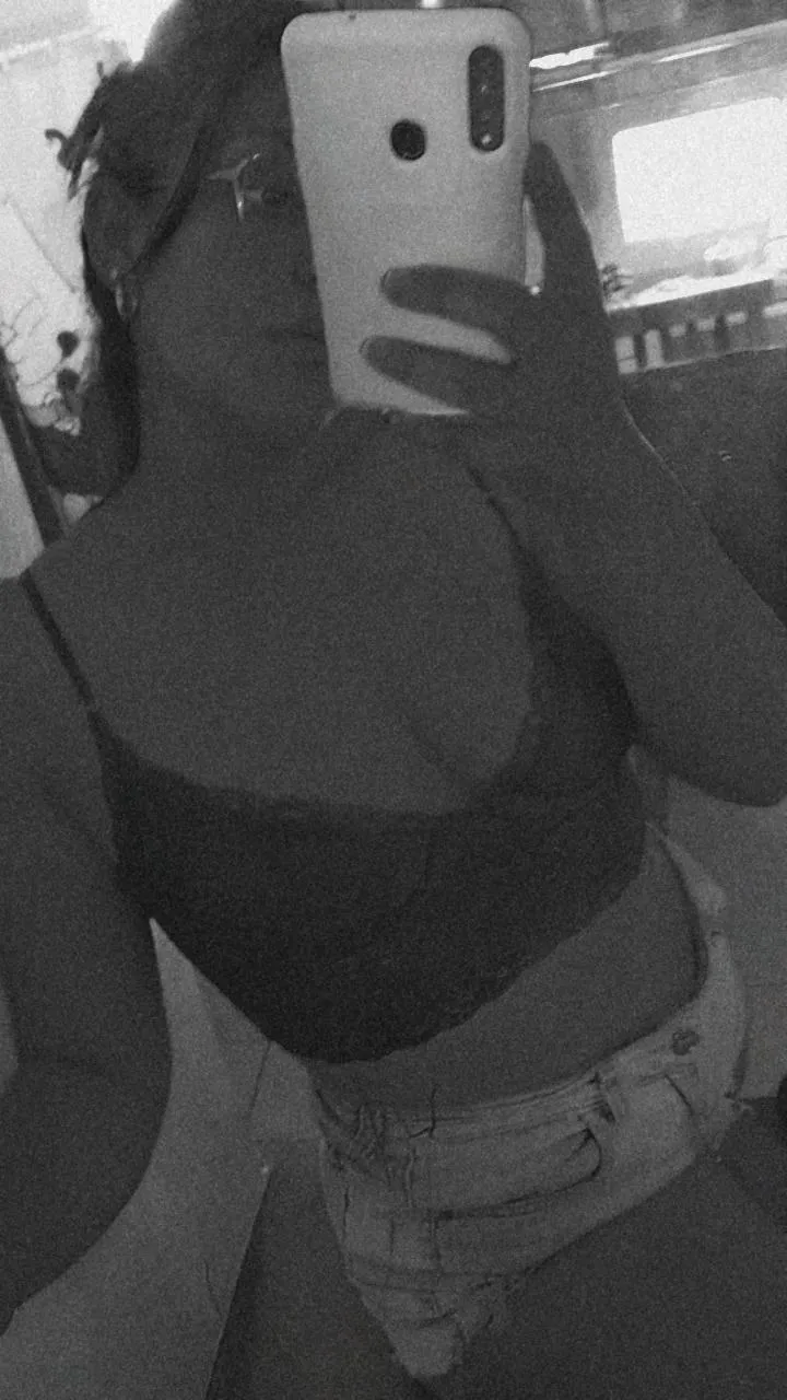 April Saenz OnlyFans header