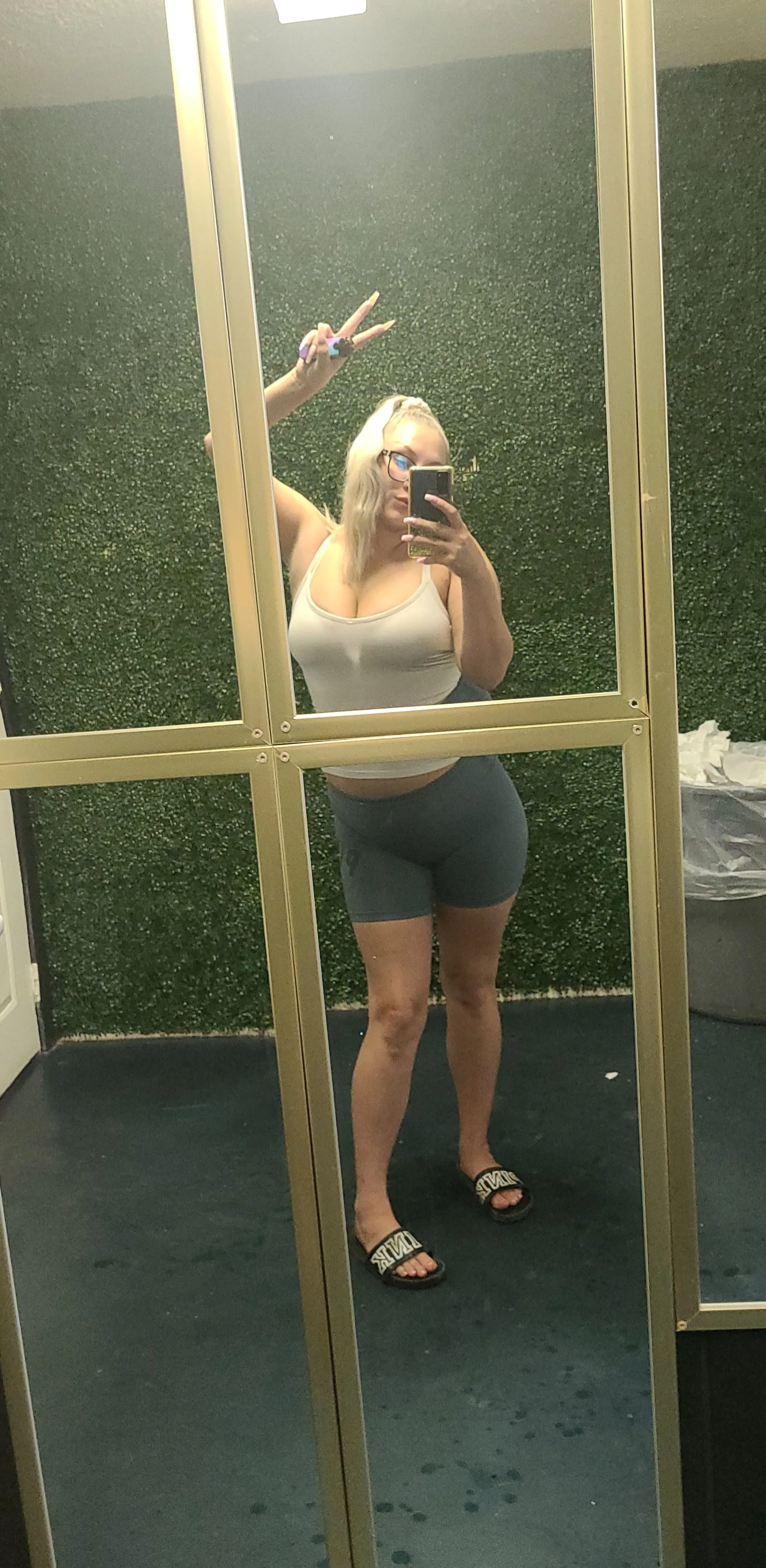 Aqualeo23 OnlyFans header