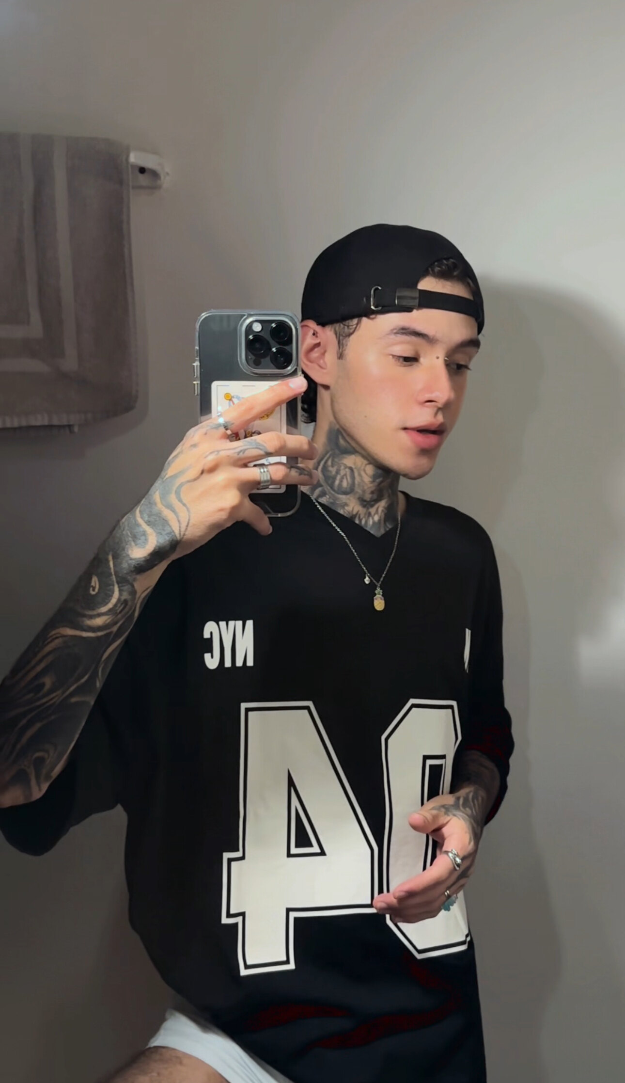 𝒜𝓇𝓉𝑒𝓂𝒾𝓈