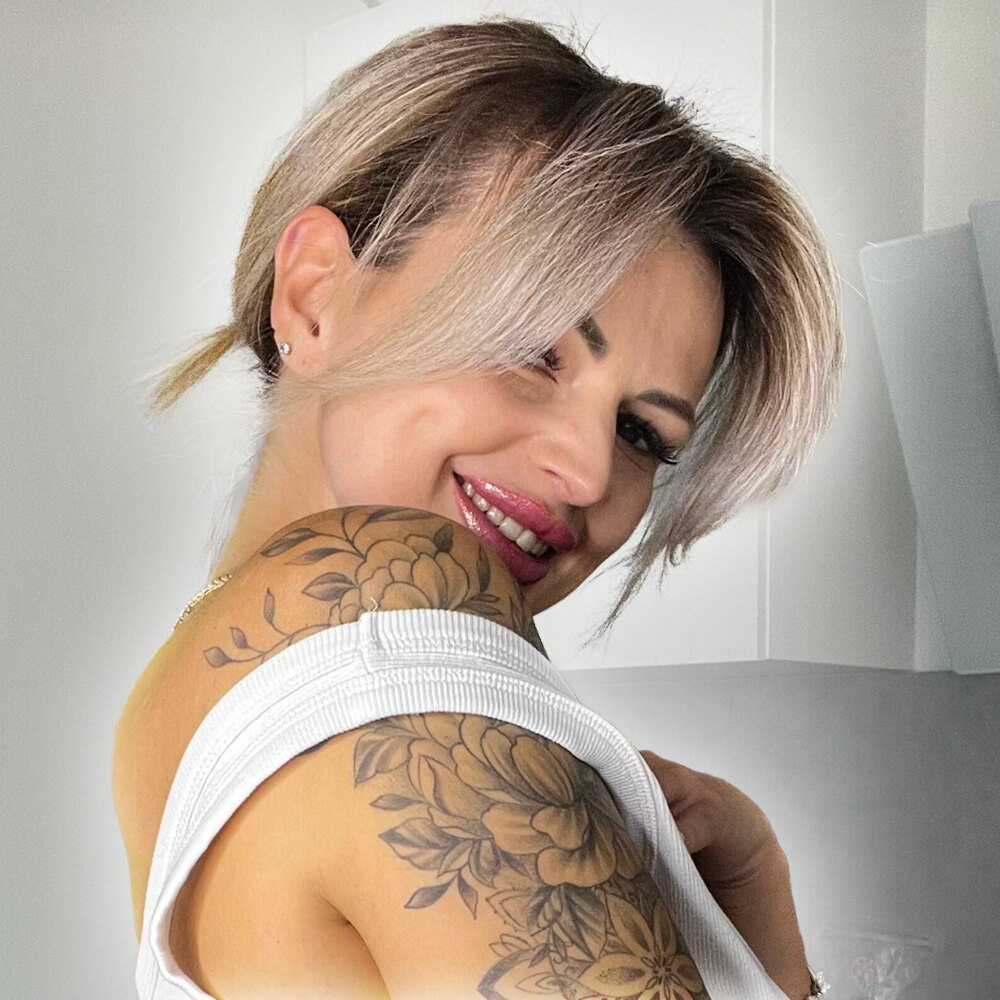 Astrid V.🌹 OnlyFans