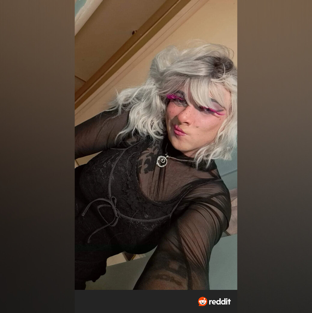 August Lynn OnlyFans header