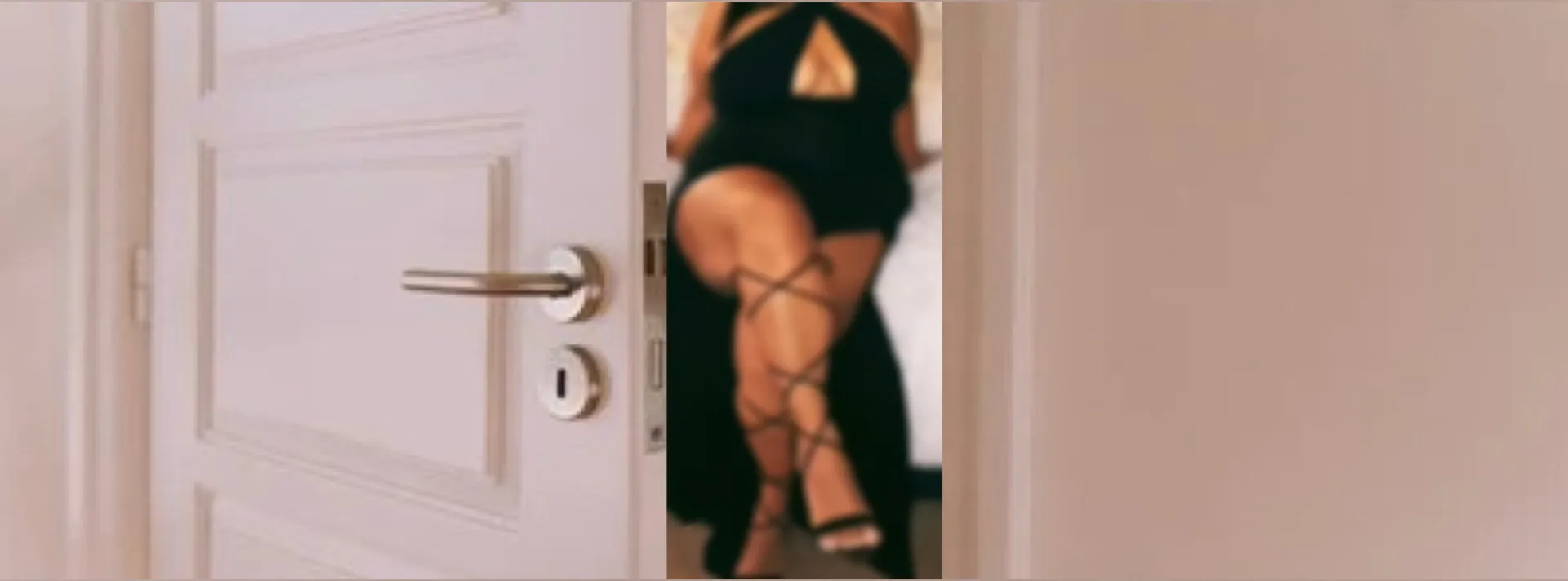 𝐀𝐮𝐧𝐭𝐢𝐞 𝐃𝐨𝐨𝐠𝐢𝐞