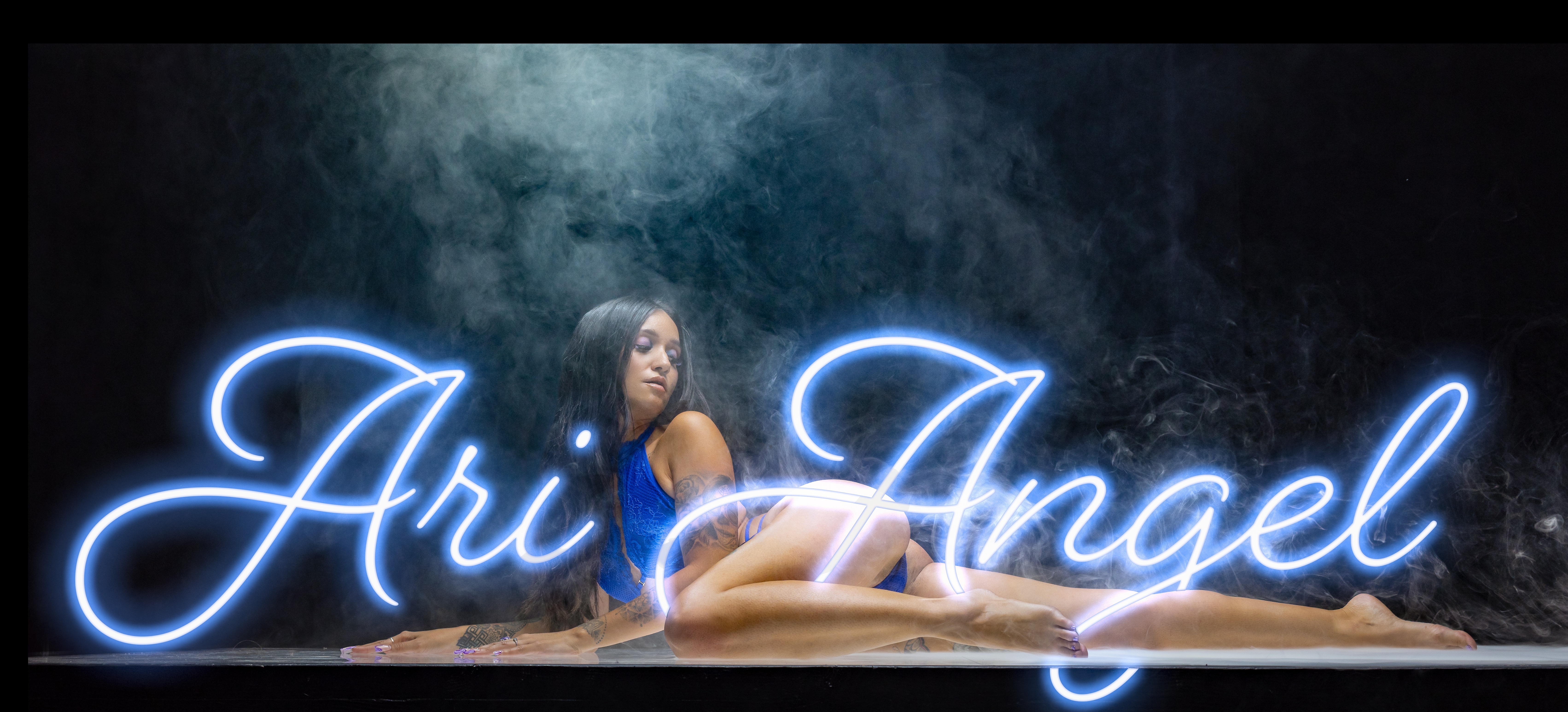 Ari OnlyFans header