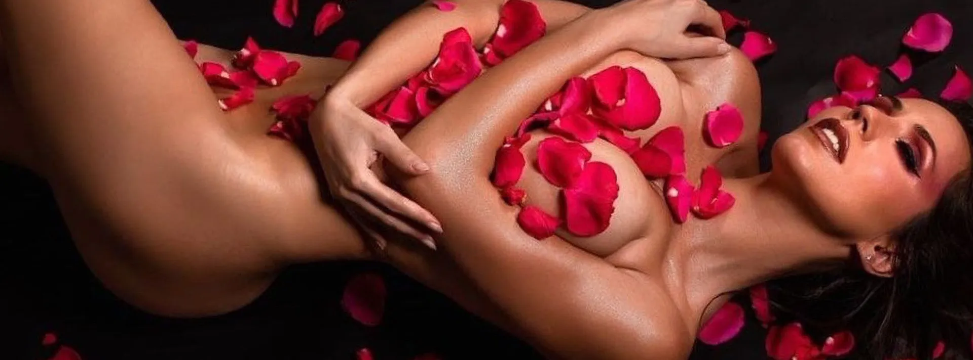 Aurelie Gomes de Oliveira OnlyFans header