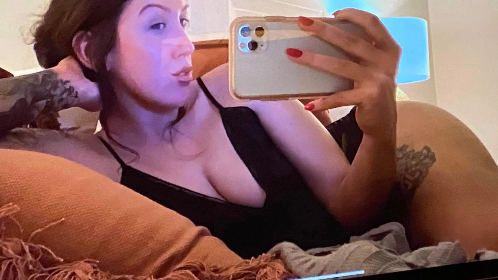 Aurora OnlyFans header