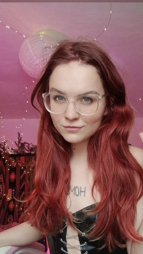 aurora 🖤 hairy goddess