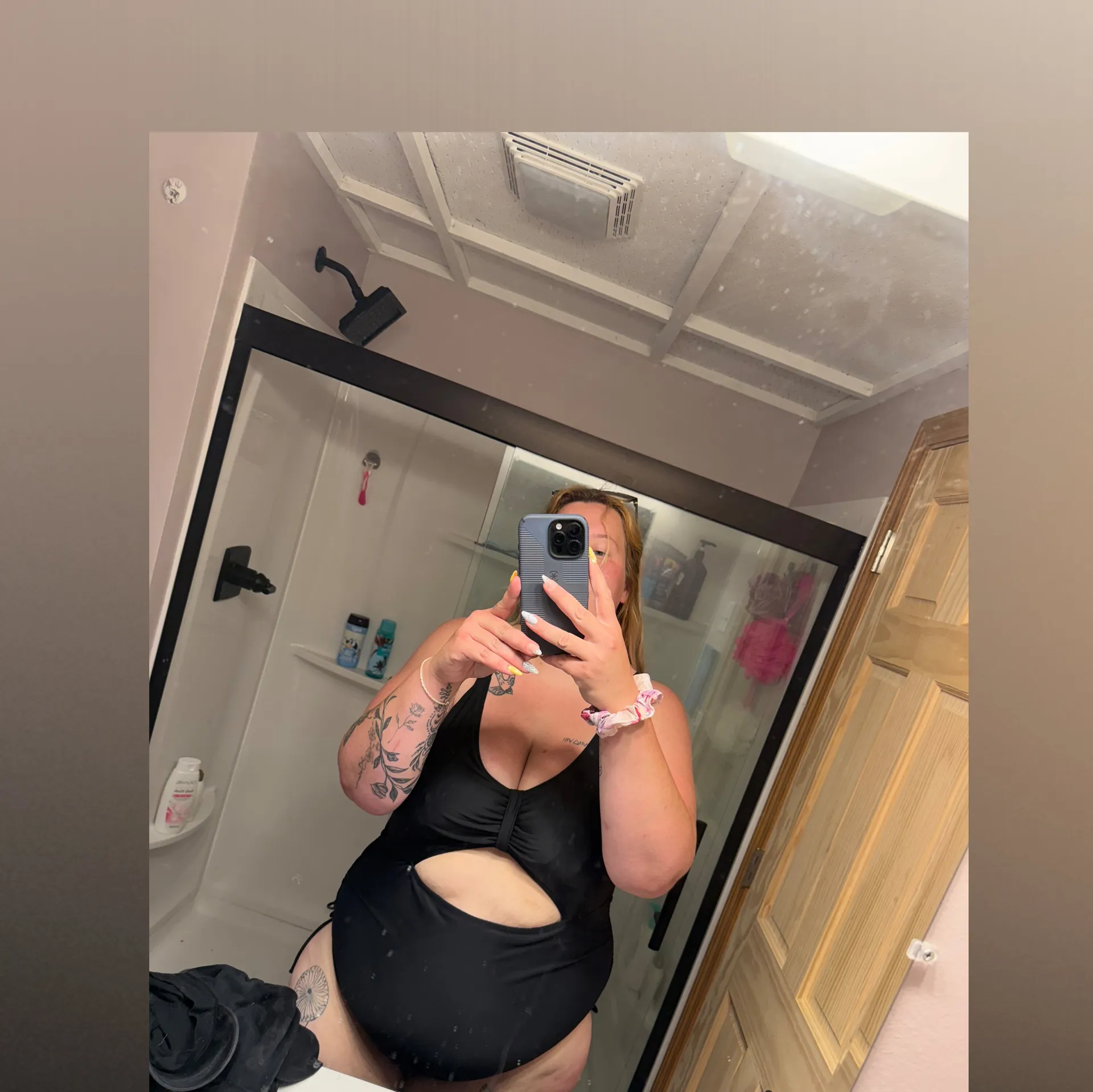 Aurora OnlyFans header