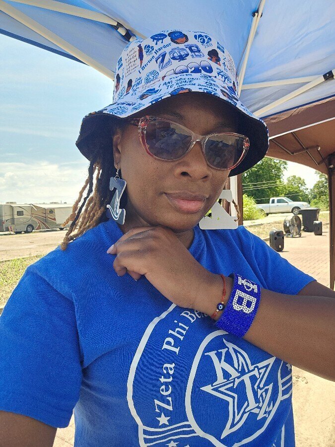 Author Toni Chevelle