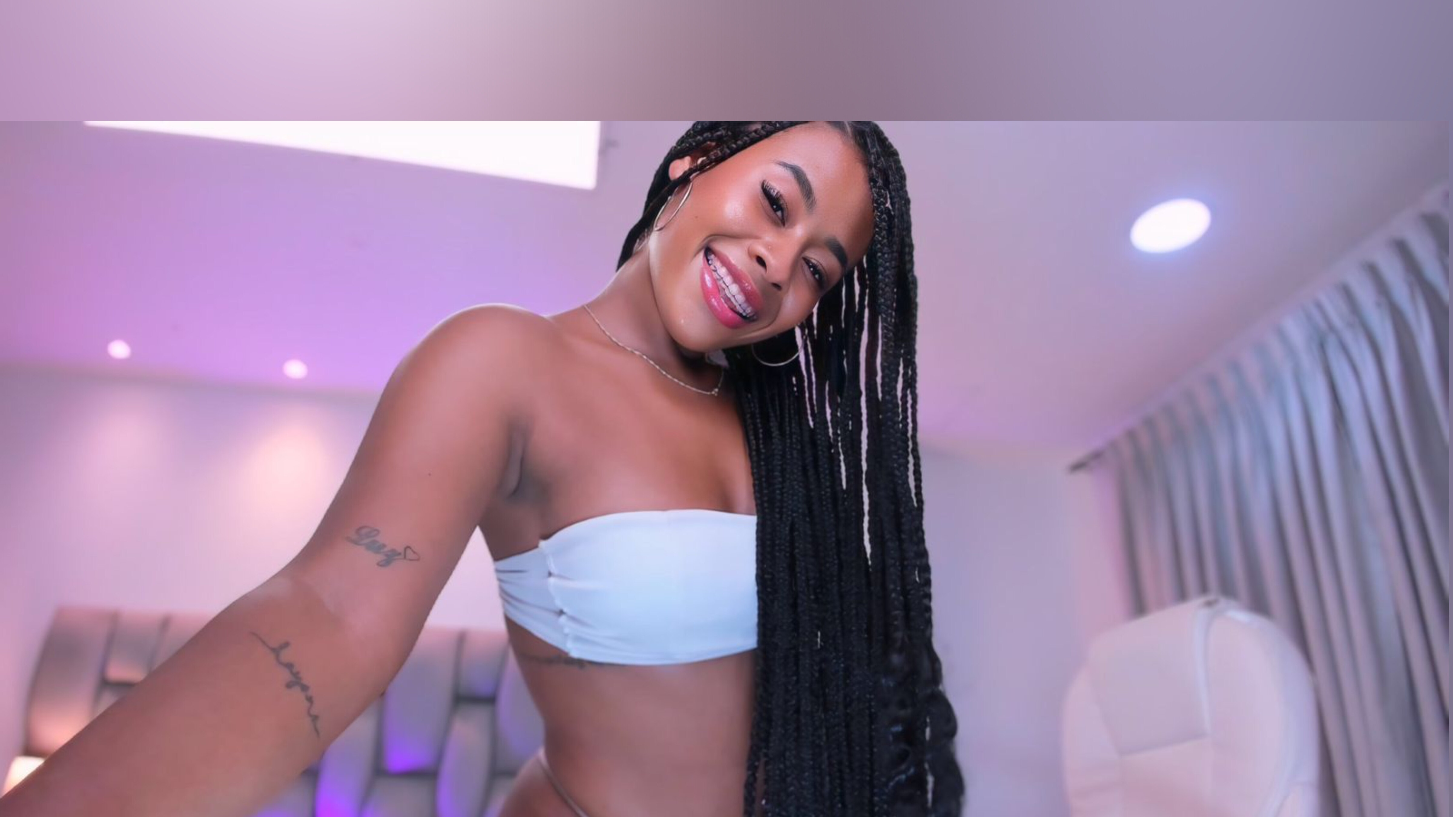 Avaa OnlyFans header