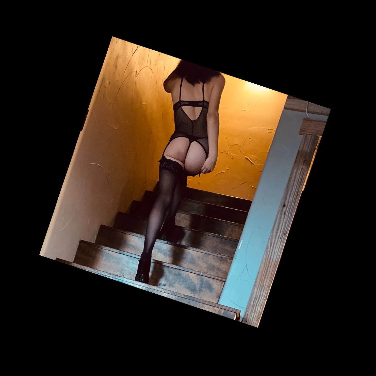 Avery OnlyFans header