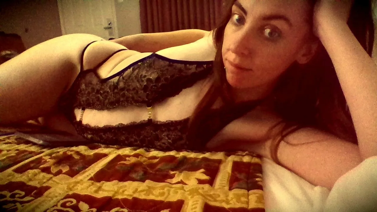 Avery Knights OnlyFans header