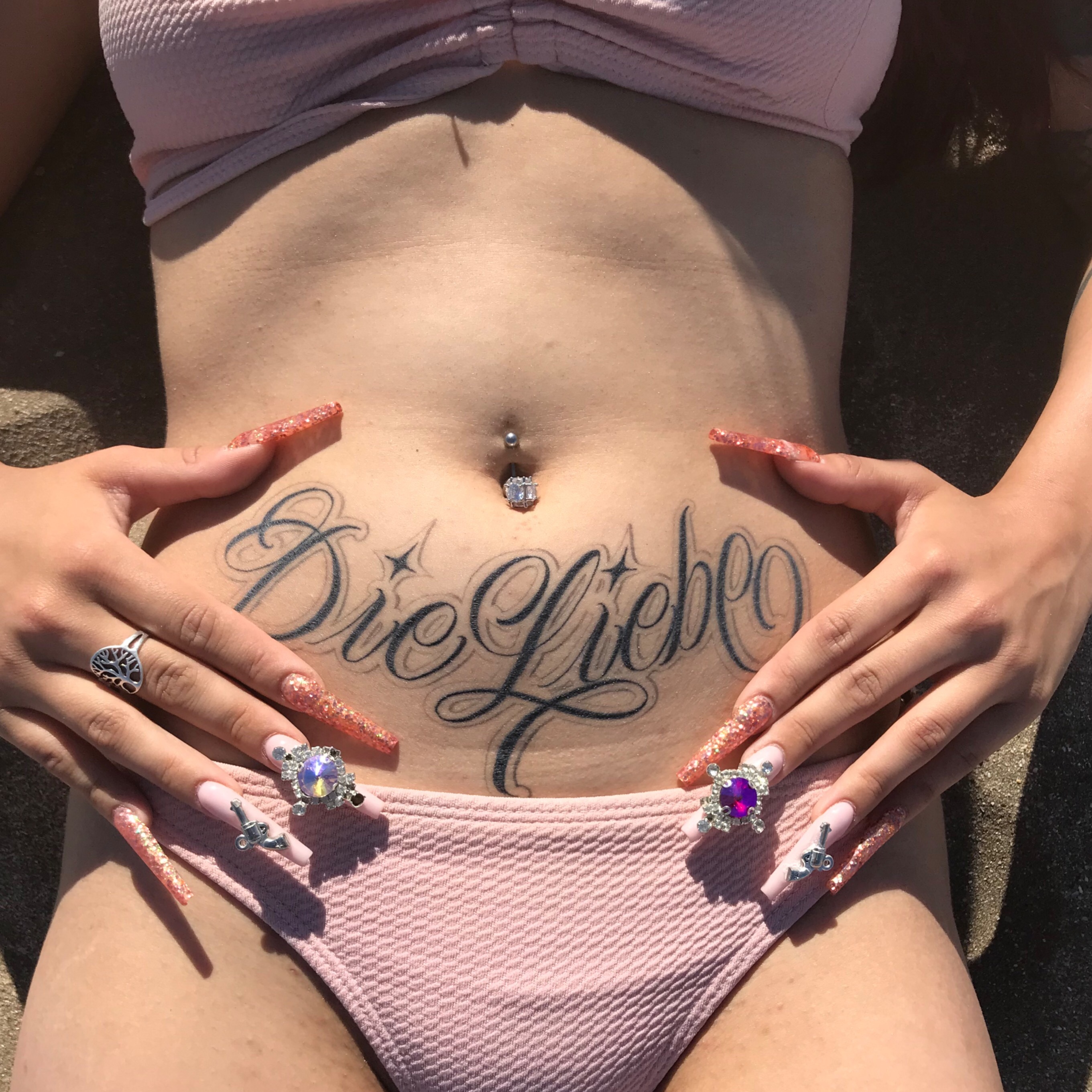 Avril OnlyFans header