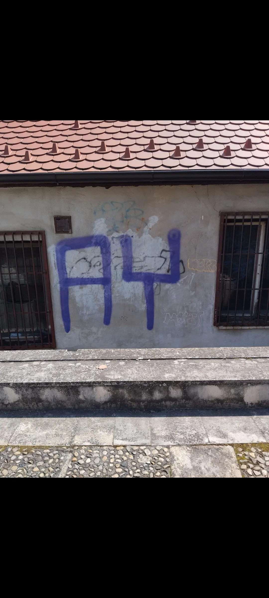 u18991947 OnlyFans header