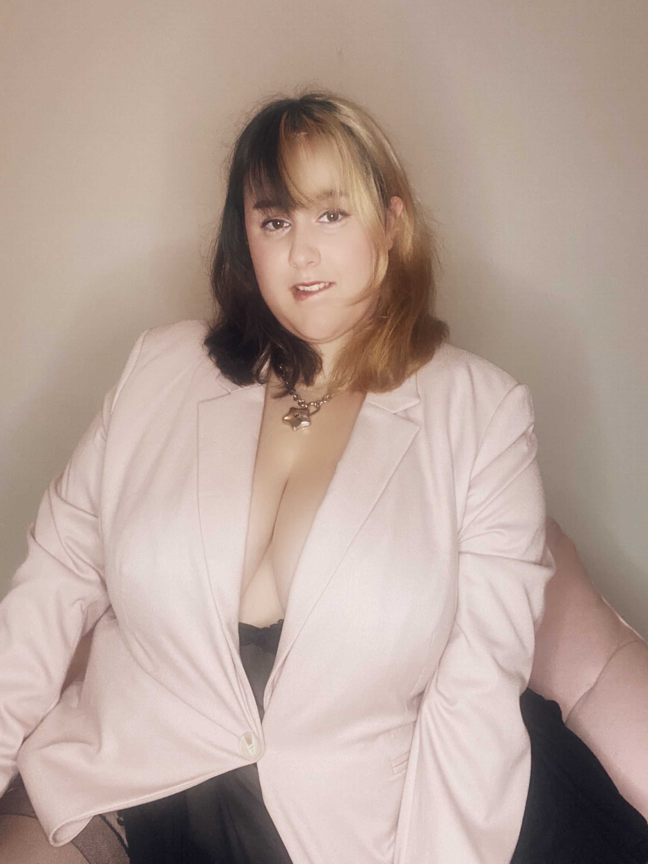 Liyra OnlyFans header