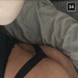 az OnlyFans profile picture