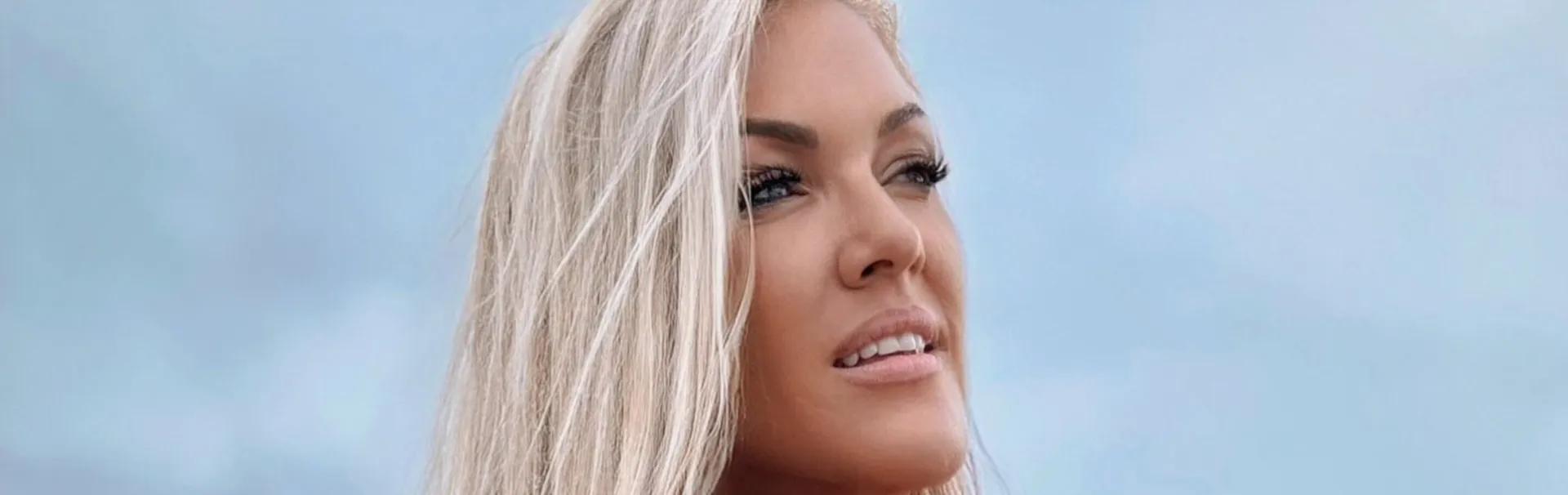 Azhntrgal (Carie) OnlyFans header