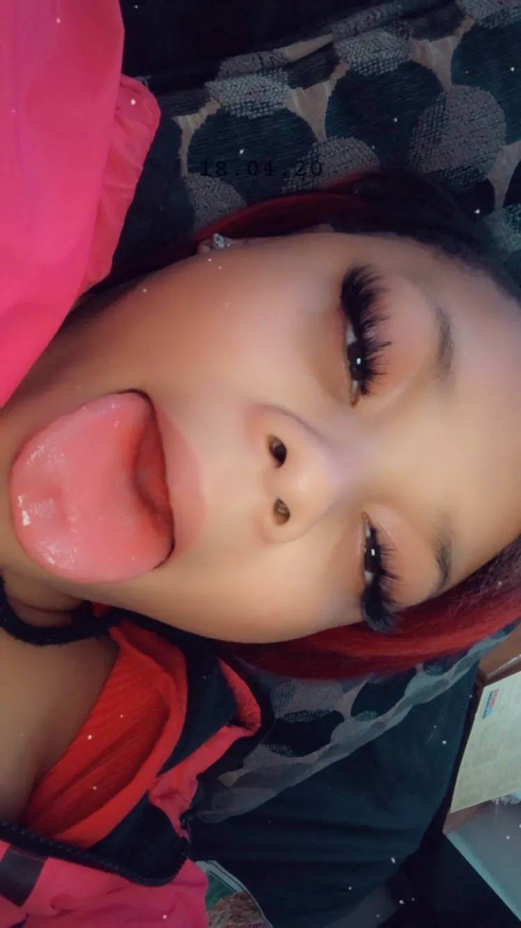 Azzy the freak hoe💦🍑