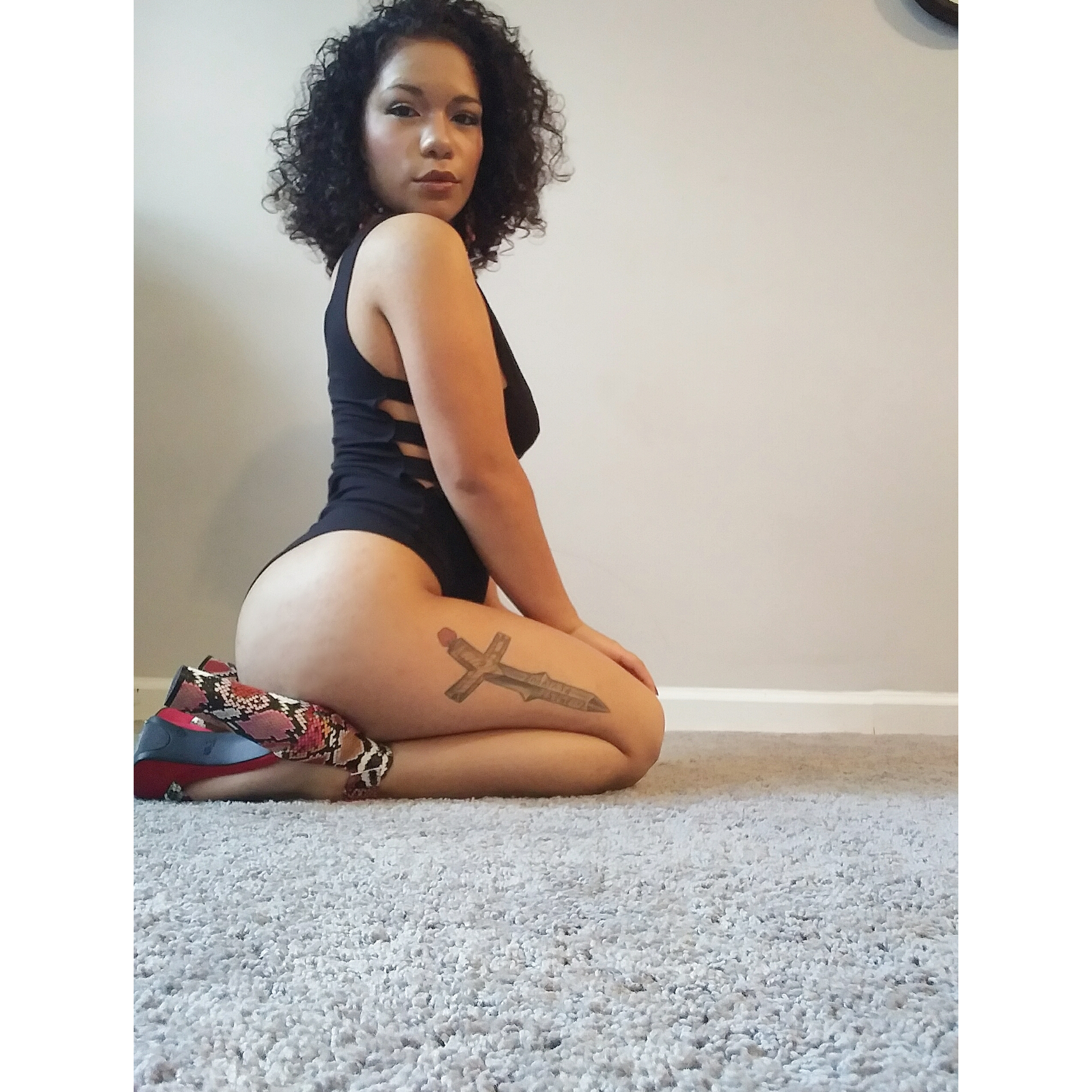 Azra OnlyFans header