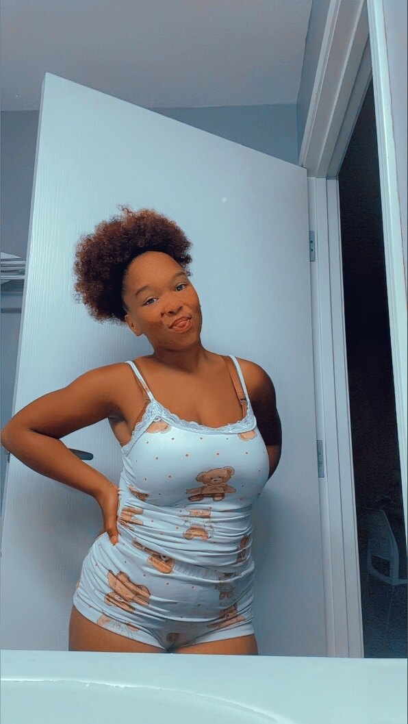 Kim Owen’s OnlyFans header