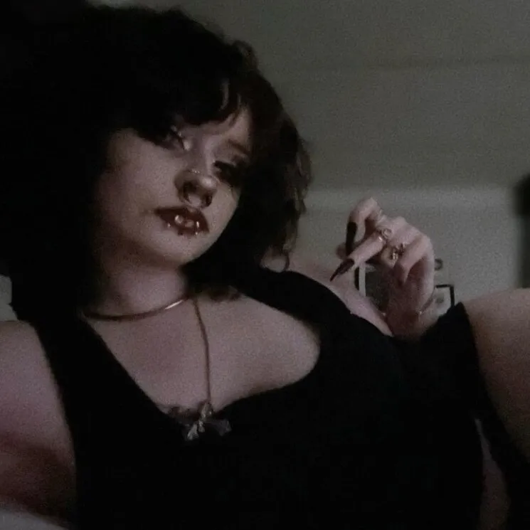 Dakota! ⊹˙₊‧☾₊