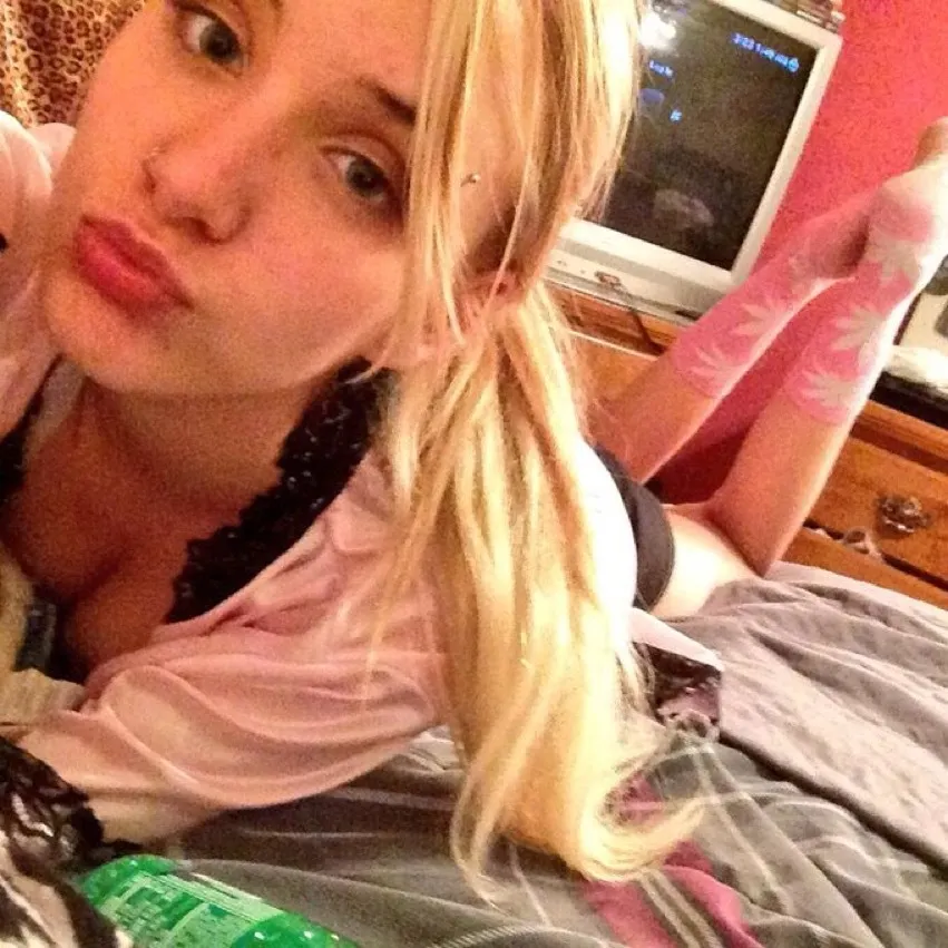 kelli oneil OnlyFans header